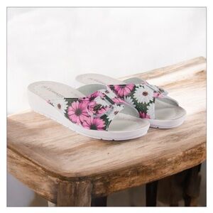 Ferrazzoli Women's Wedge Italian
Sandal -NWOT-New -Sz 7-Pink & White 🌸​